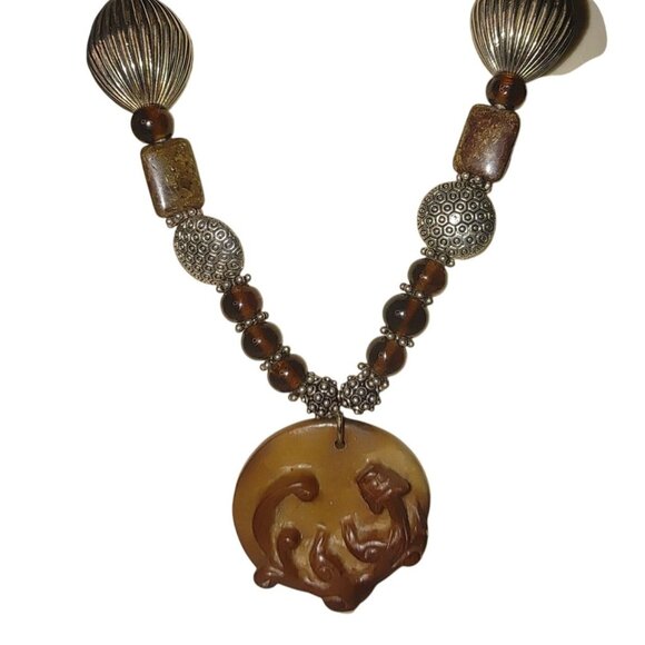 Large Statement Vintage Style Carved Brown Pendant Necklace Silver Beads Floral - Picture 3 of 16